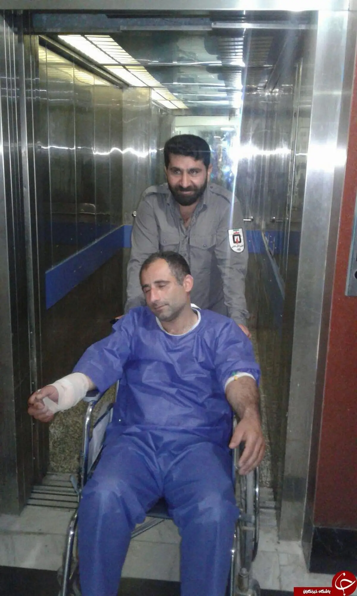 مصدومیت
دو آتش نشان در حادثه آتش سوزی +تصاویر
