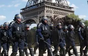 پلیس فرانسه تجمع روز شنبه مخالفان دولت را ممنوع اعلام کرد