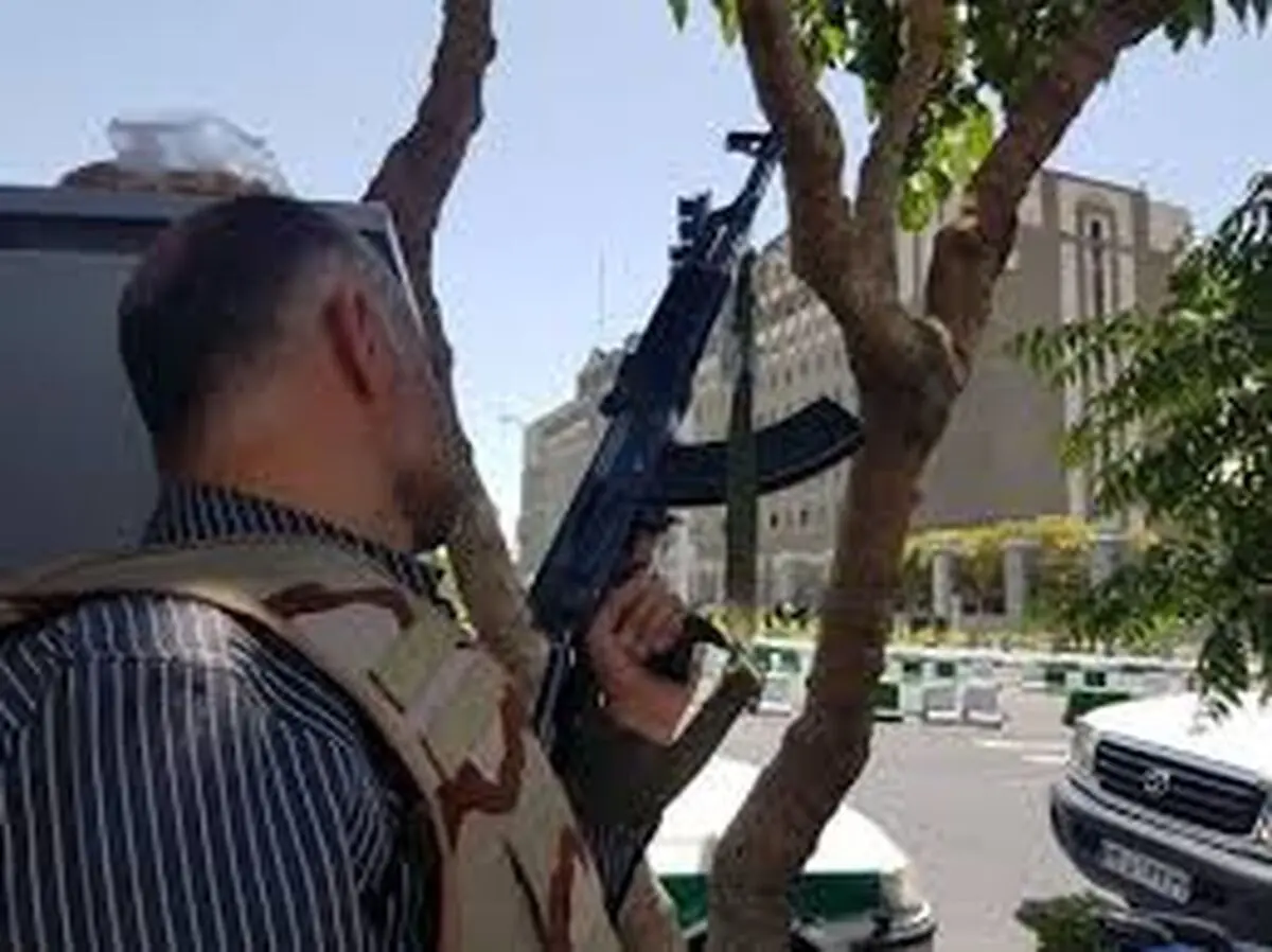 ورود تروریست‌ها به طبقات و به شهادت رساندن سردفتر یکی از نمایندگان/فیلم