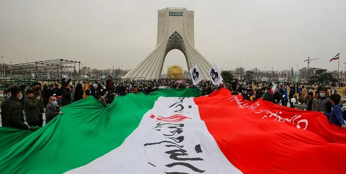 حضور فرزند رهبرانقلاب در راهپیمایی ۲۲بهمن+عکس