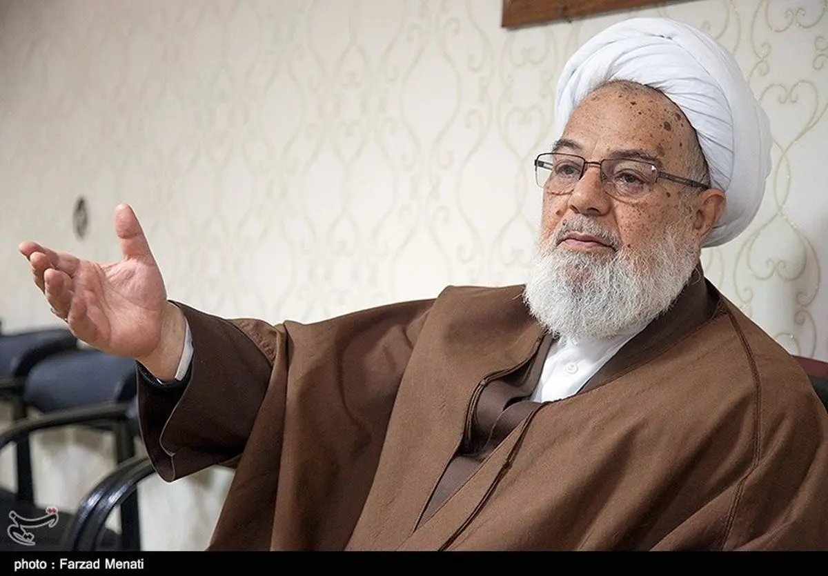 آیتالله ممدوحی: بیکاری و گرانی کمر مردم را شکسته