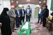 نادر طالب زاده الگویی شاخص در بین هنرمندان انقلابی است


