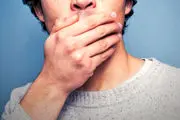 بوی بد دهان چه خطراتی دارد؟
