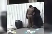 ضرب و شتم یک زن توسط پلیس سعودی در ملاعام/فیلم