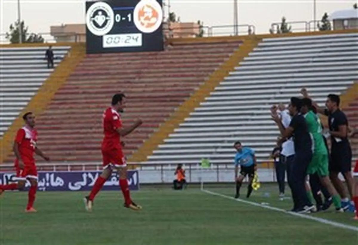 پدیده 4 - سپاهان 0 