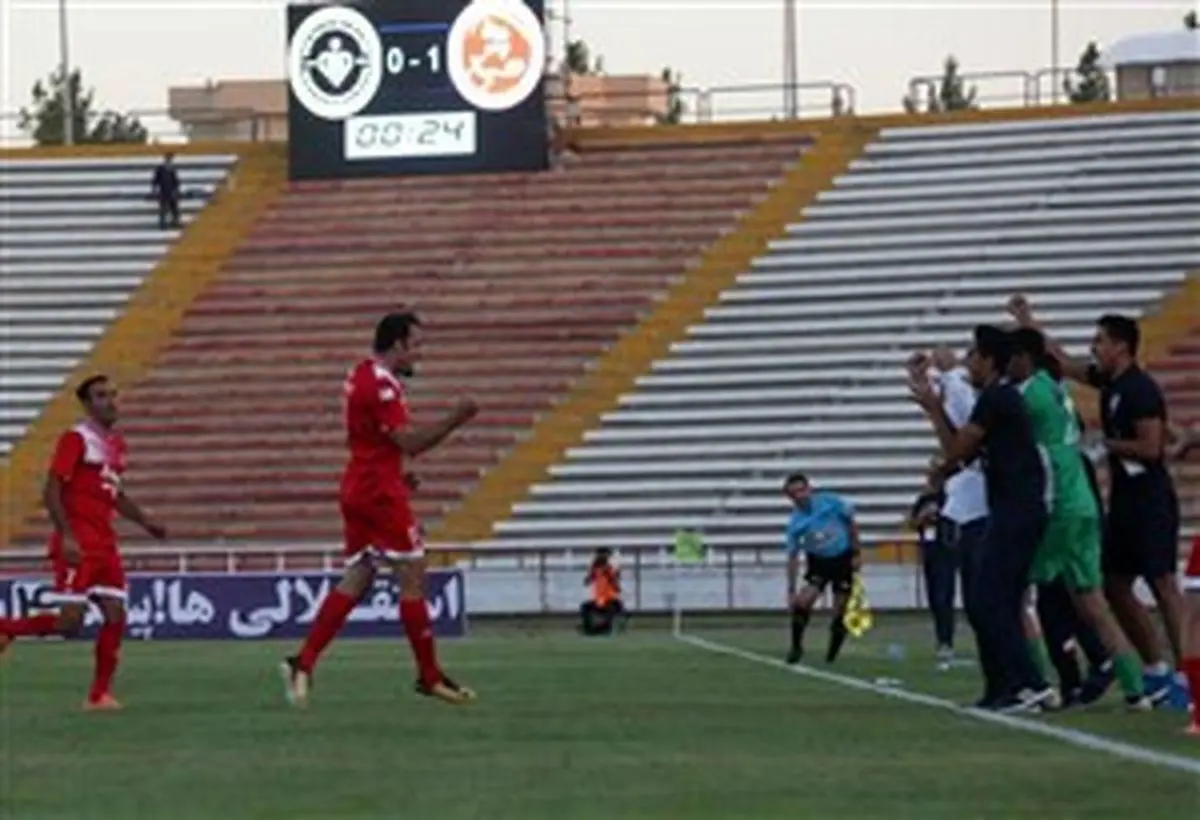 پدیده 4 - سپاهان 0