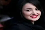 شیلا خداداد در کنار خروس لاری ها !