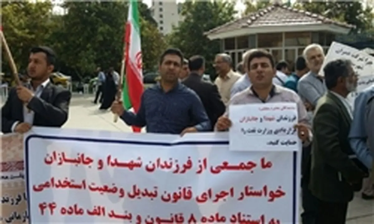 زنگنه توپ را در زمین روحانی می‌اندازد/استخدامی ها چه شد؟!