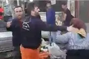 مامور مهاجم به زن دستفروش در فومن تعلیق خدمت شد