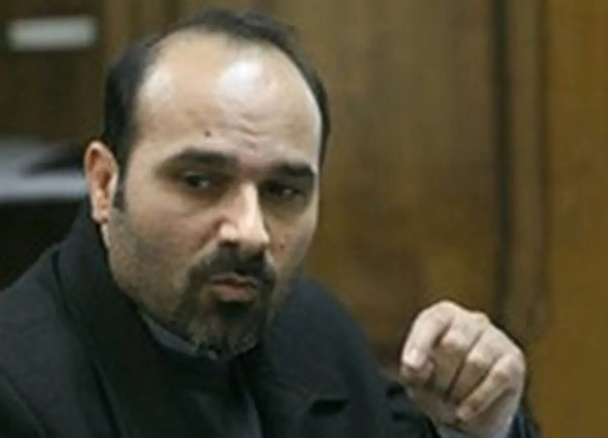 اعتماد کارگران در حوزه کار خدشه‌دار شده است/ ربیعی بهتر است استعفا دهد