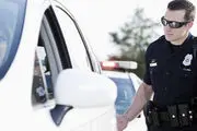 رفتار عجیب پلیس امریکا با خودروهای متخلف 