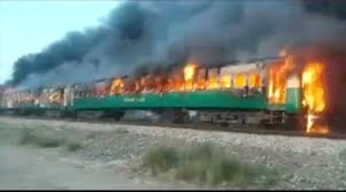 ۶۴ کشته در حریقِ قطار مسافربری در پاکستان