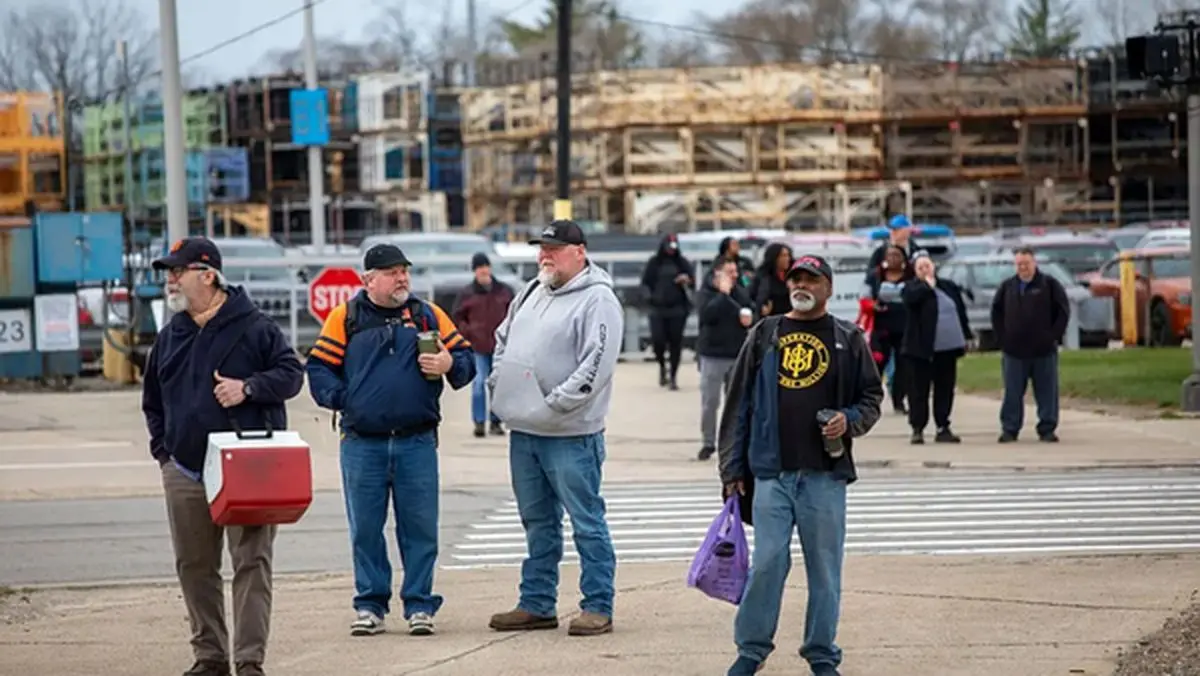 ترامپ هزاران کارگر آمریکایی را بیکار کرد