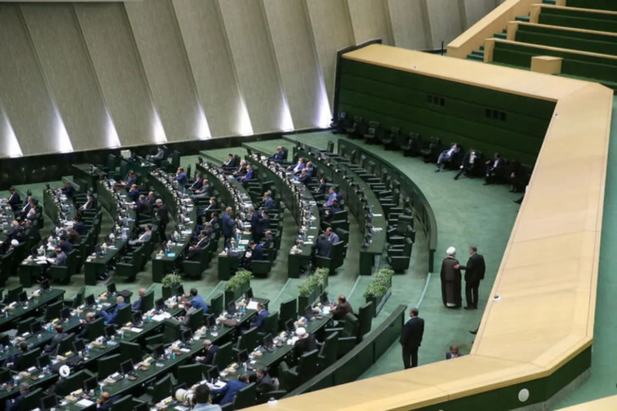 بنای مجلس یازدهم این است که هیچ دولتی و شخصی نتواند به بیتالمال دست درازی کند