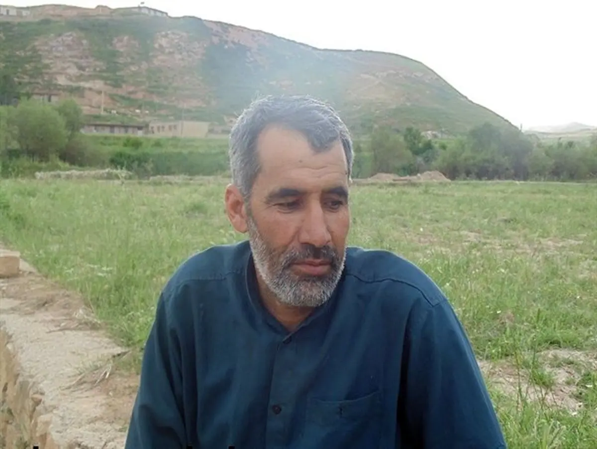 معلمی که در کنار شغلش به کار دامداری و کشاورزی روی آورد+تصویر