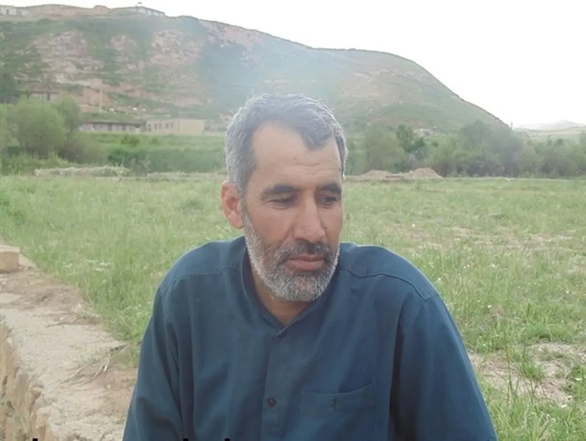 معلمی که در کنار شغلش به کار دامداری و کشاورزی روی آورد+تصویر