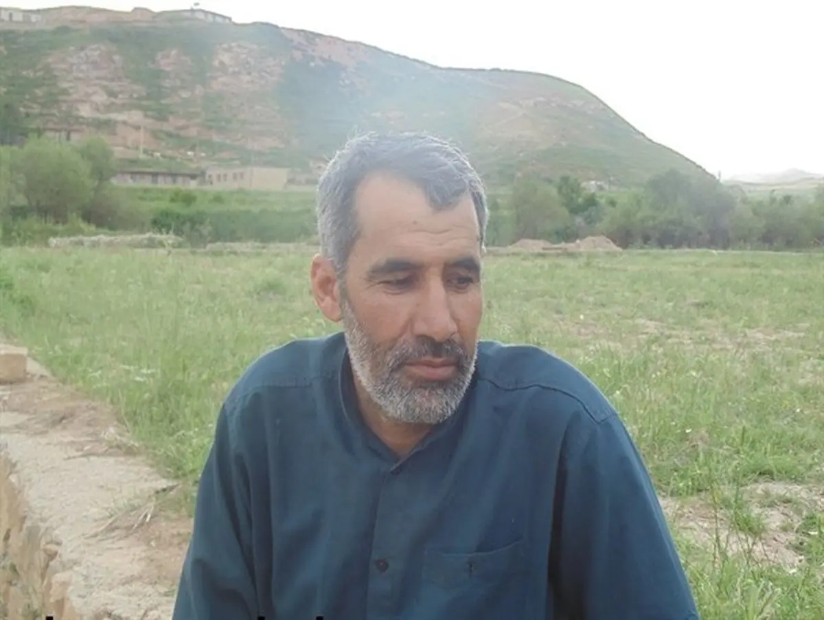 معلمی که در کنار شغلش به کار دامداری و کشاورزی روی آورد+تصویر