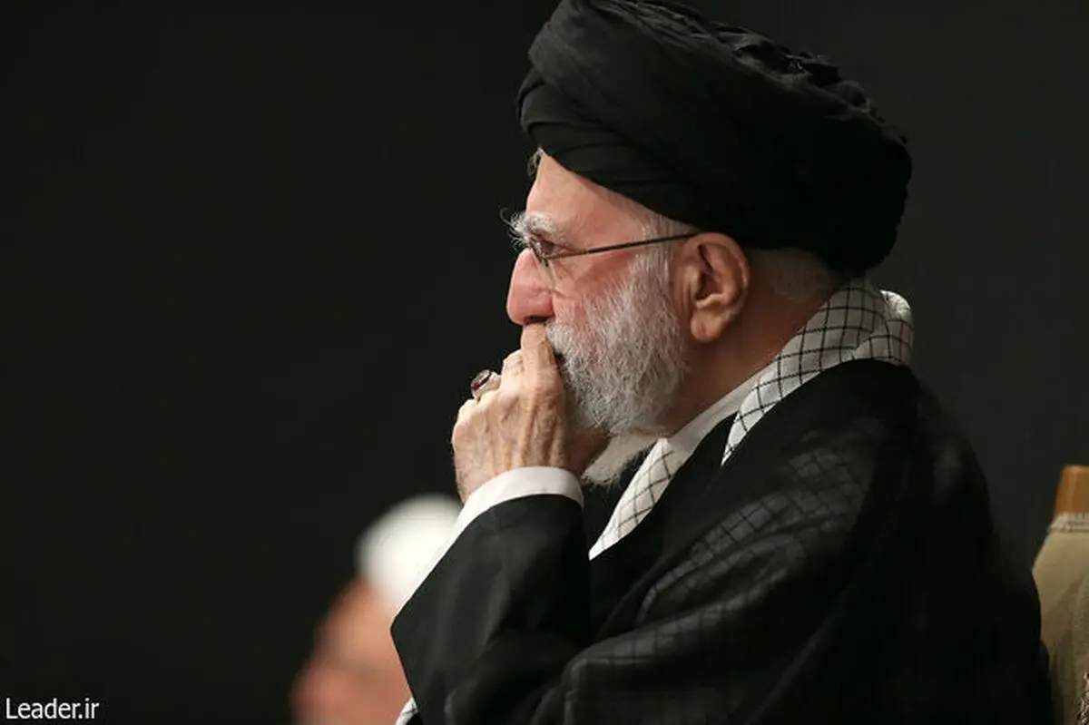 نوای «ای ایران خدایی» حاج محمود کریمی در حضور رهبر انقلاب