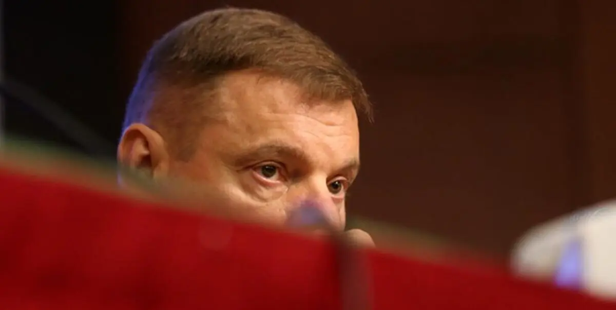 آلکنو: خجالت نمی‌کشید؟