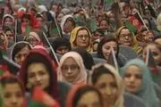 طالبان زنان کارمند را خانه نشین کرد