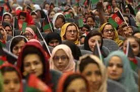 واکنش بانوان افغانستانی به حذف تابلوی وزارت زنان