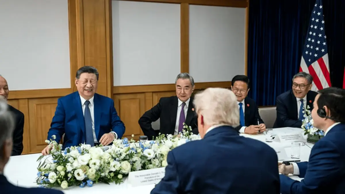 تصاویری متفاوت از شی در قاب عکاسی کاخ سفید