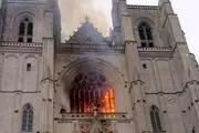 کلیسای جامع «نانت»  در آتش

