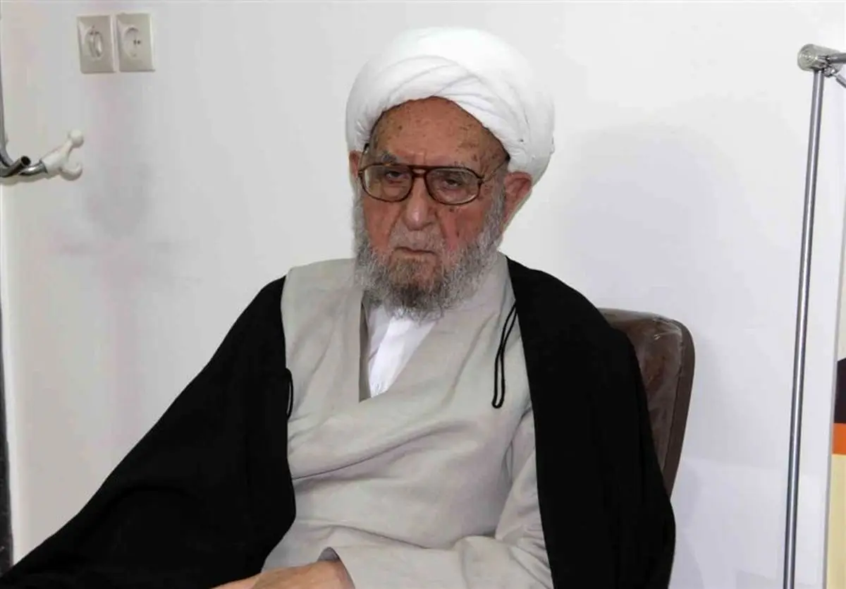 آیت الله امینی: امر آقا برای ما مطاع است