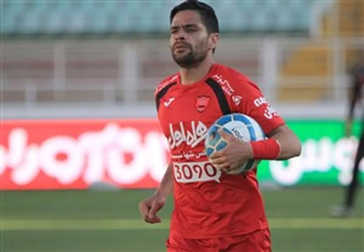 احتمال نیمکت نشینی هافبک محبوب پرسپولیس مقابل سپاهان