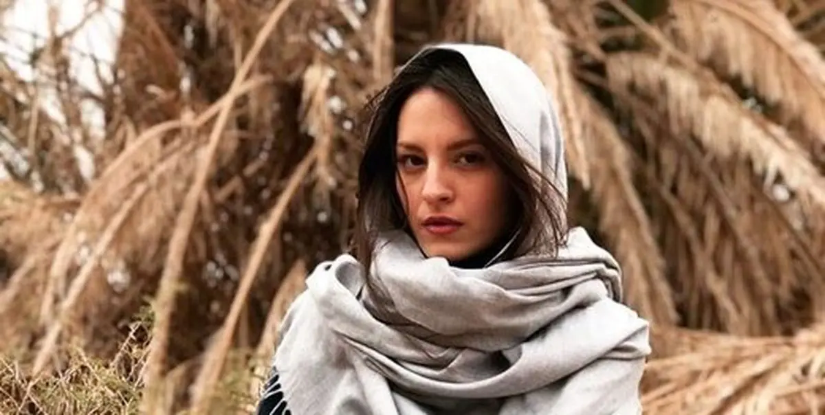 هدیه بازیگر زن خارجی برای داوود میرباقری/ عکس