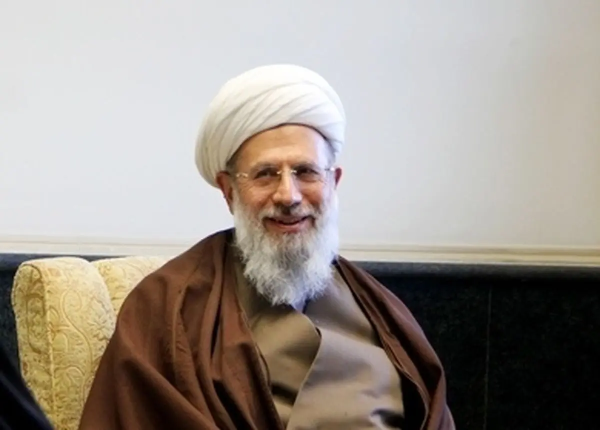 مرحوم ری شهری در آغوش حاج قاسم سلیمانی/ عکس