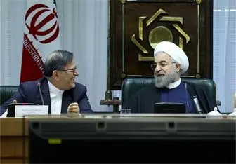 روحانی بانک‌مرکزی را مانع کاهش نرخ دلار معرفی کرد