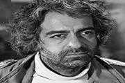 کارگردان مقتول در کنار پدر و مادرش /عکس