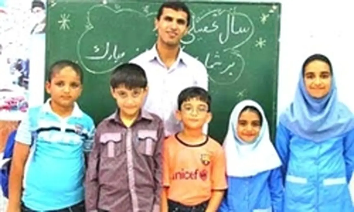 از معلم «کوچکترین مدرسه جهان» چه خبر؟