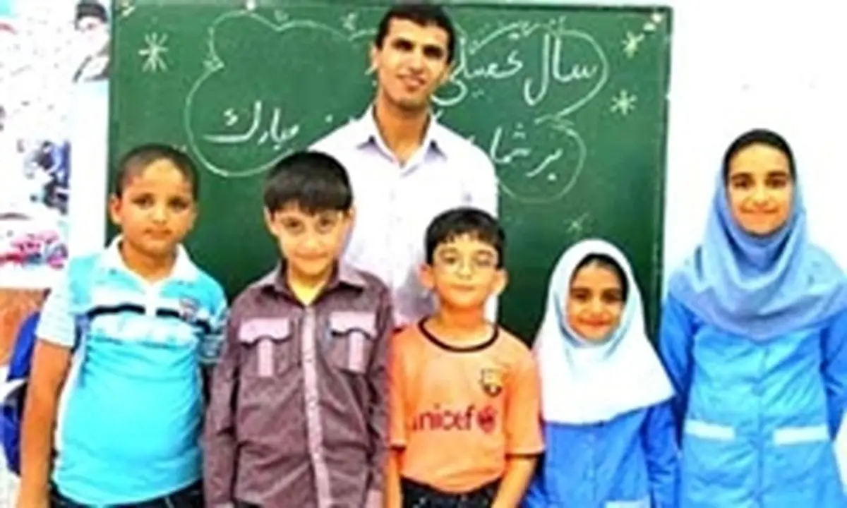 از معلم «کوچکترین مدرسه جهان» چه خبر؟