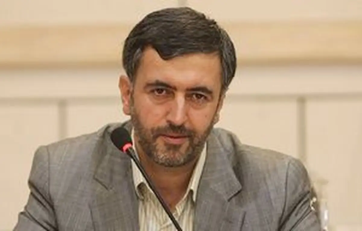 واکنش گنجی به غیبت روحانی در نمایشگاه مطبوعات