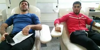 کریم باقری و علی علیپور خون دادند