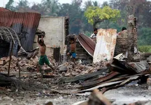 نظامیان میانماری با خانه‌های مسلمانان هم سرجنگ دارند