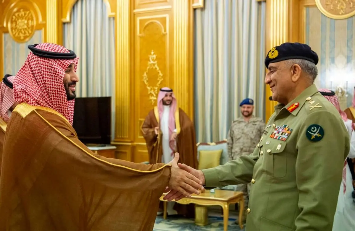 دیدار فرمانده ارتش پاکستان با ولیعهد سعودی