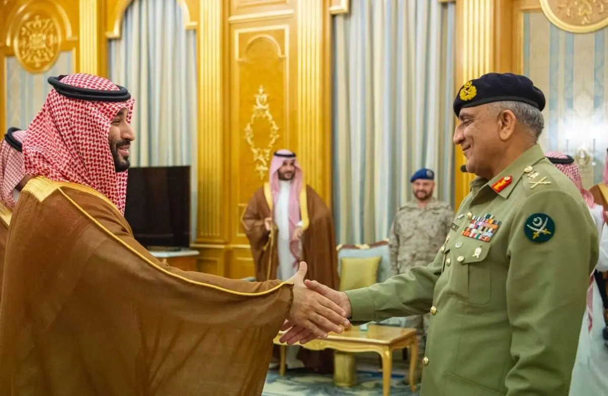 دیدار فرمانده ارتش پاکستان با ولیعهد سعودی
