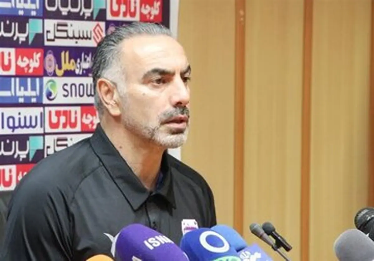 تست پزشکی سرمربی جنجالی همراه تیمش
