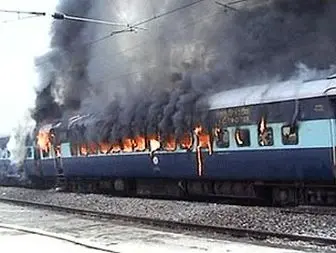 ۲۵ dead in India train fire