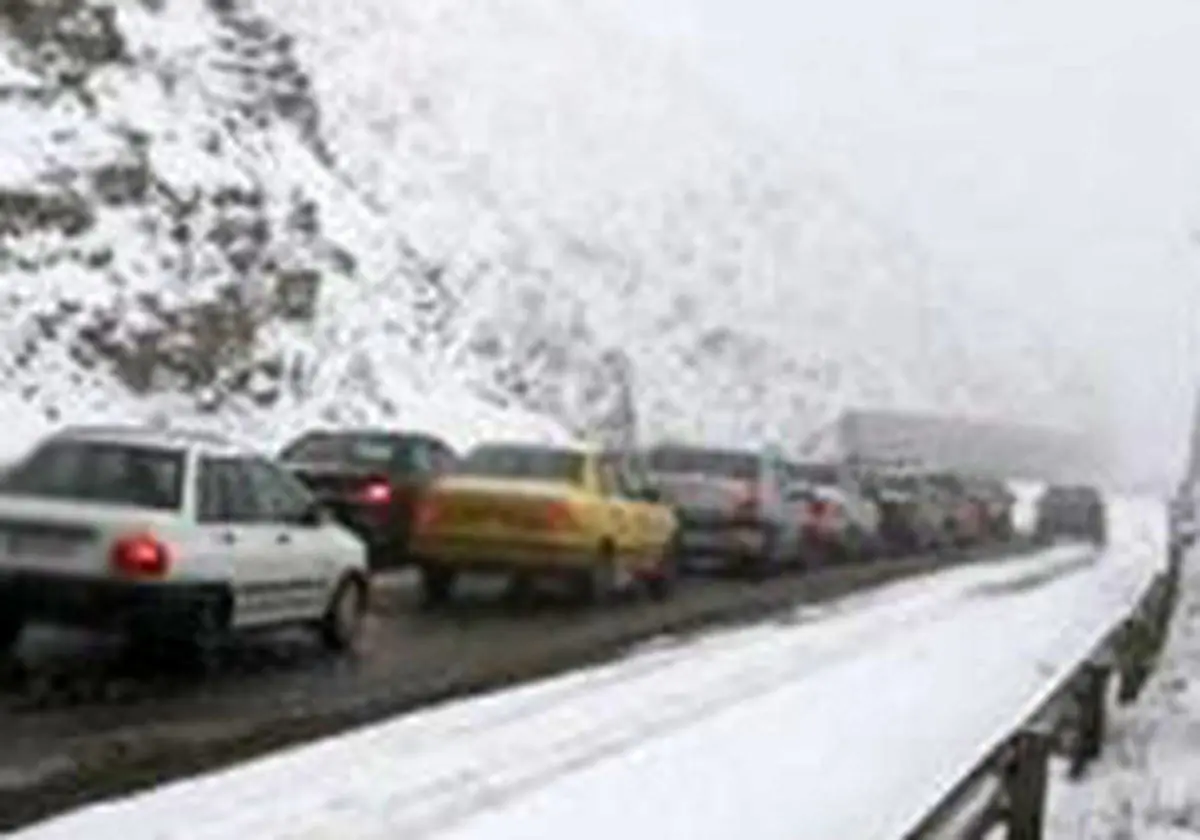 بارش برف و باران در جادههای کشور