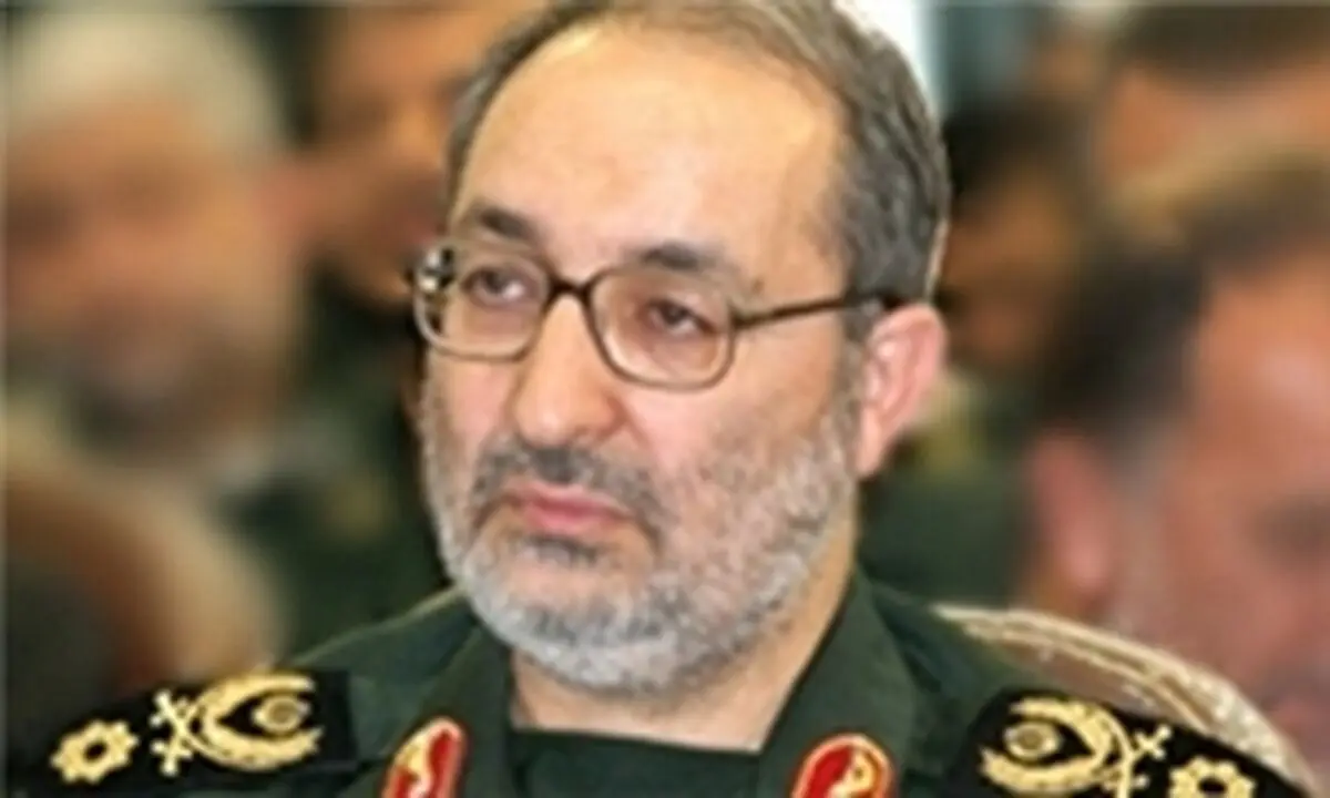 کار مذاکره‌کنندگان هسته‌ای را با کار بزرگ شهیدان مقایسه نکنید
