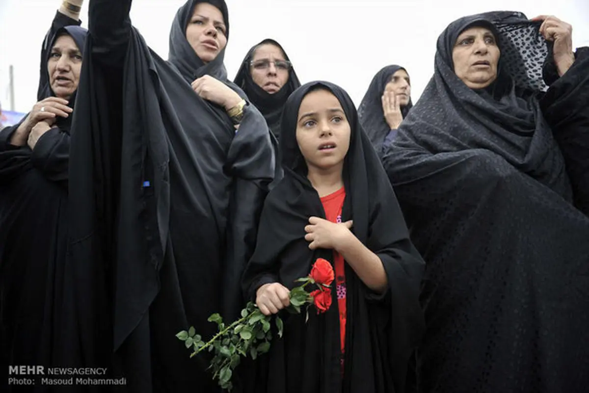 کشته شدگان حادثه ریزش ساختمان در ورامین تشییع شدند