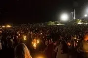 معلمان و دانش‌آموزان آمریکایی به برگزاری تظاهرات در شهر پارکلند اقدام کردند
