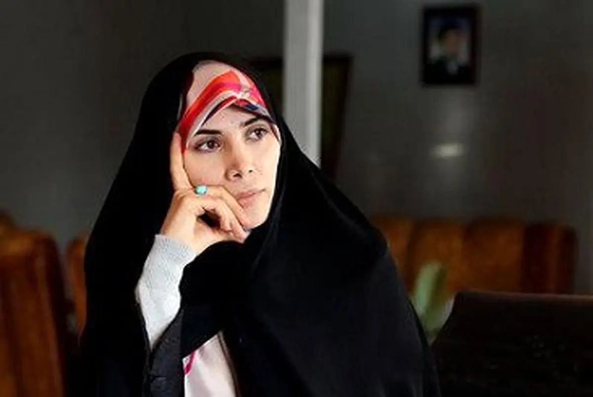 سکوت دختر نجومی بگیر هنگام بررسی فیشهای نجومی در مجلس!