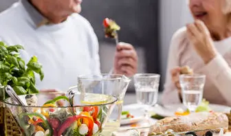 ۵ ماده غذایی که روند پیری را کند می‌کنند
