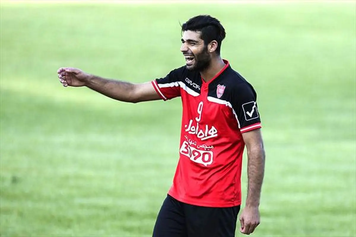 طارمی در آغوش مرد محبوب نیمکت پرسپولیس+عکس