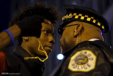 اعتراض به تبعیض نژادی پلیس در شیکاگو‎/گزارش تصوصری